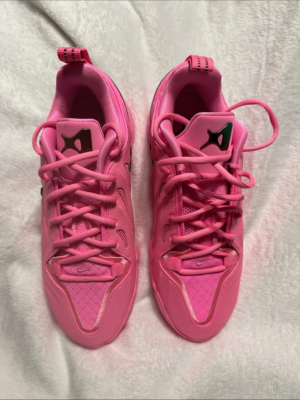 Nike Women Bright Pink Lace-Up Sneakers